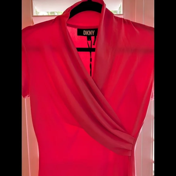 DKNY Short Sleeve Side Ruche Top NWT - Picture 4 of 9